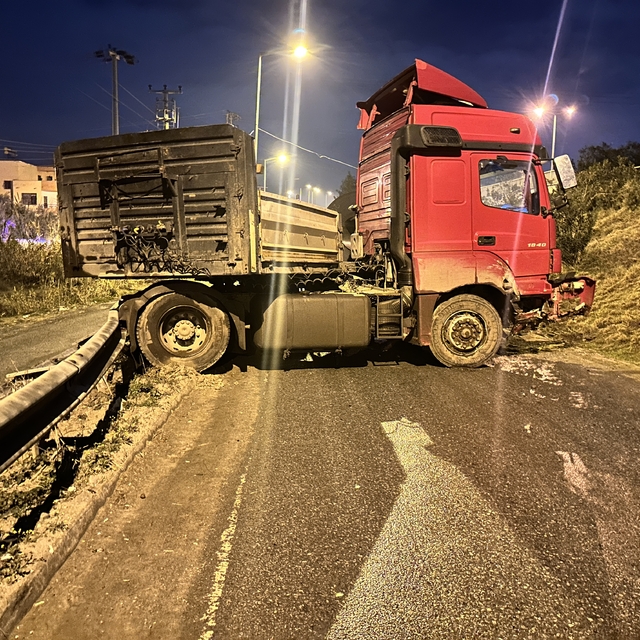 Hatay'da tır ile otomobilin çarpışması sonucu 1 kişi yaralandı