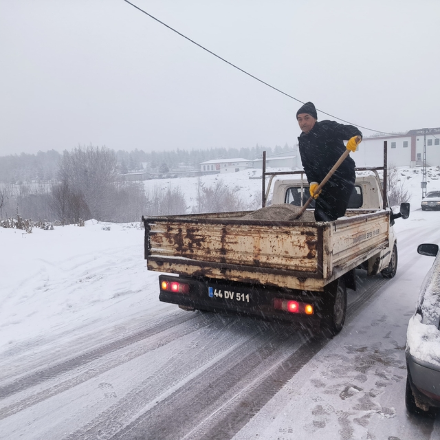 Malatya'nın 2 ilçesinde eğitime kar engeli