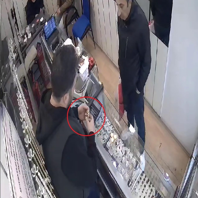 Sahte altınla dolandıırdı, kaldığı otelde yakalandı