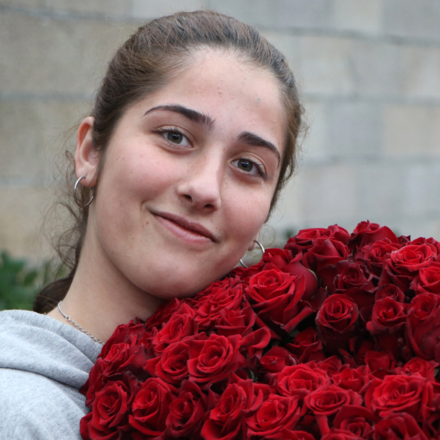 Sevgililer Günü gülleri için zorlu mesai