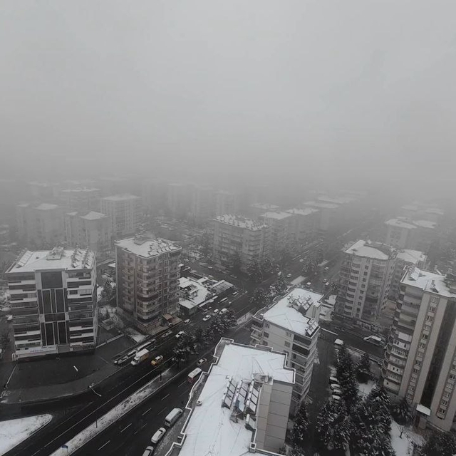 Diyarbakır'da kar yağışı; Çınar kırsalı ile Kocaköy ve Hazro ilçelerinde eğ...