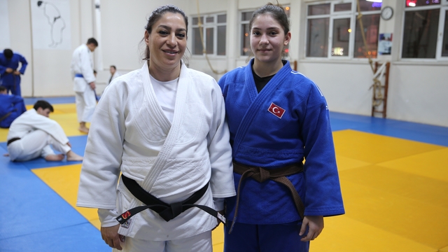 İlkleri başaran anne ile izinden giden kızının judo hikayesi