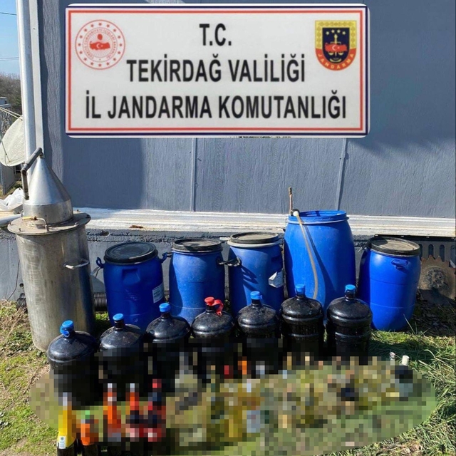 Tekirdağ'da 694 litre sahte içki ele geçirildi