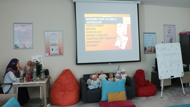 Gurbetteki anne adayları doğum korkularını Kayseri Şehir Hastanesindeki Gebe Okulu ile yeniyor