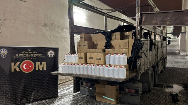 Niğde'de 4 bin litre kaçak etil alkol ele geçirildi