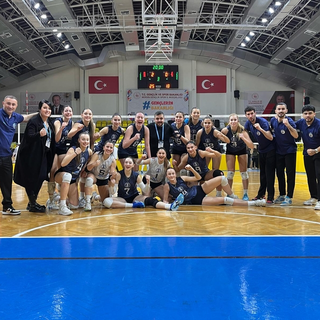 KZY Voleybol yarı finalde