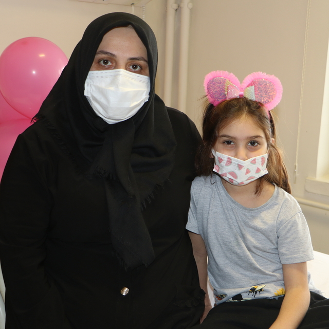 Böbreğiyle kızına ikinci kez hayat verdi