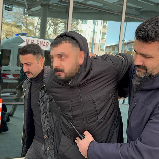 Eşinin boşanma dilekçesini yazan arzuhalcinin dükkanını kurşunlattı