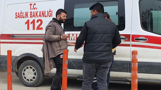 Yatar daire testeresine elini kaptıran işçinin parmağı koptu