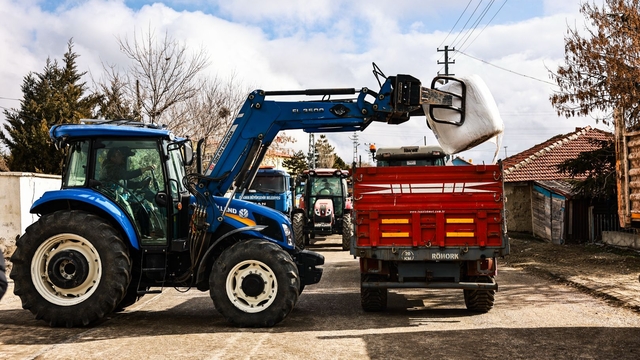 Gölbaşı Belediyesinden çiftçilere mısır silajı desteği
