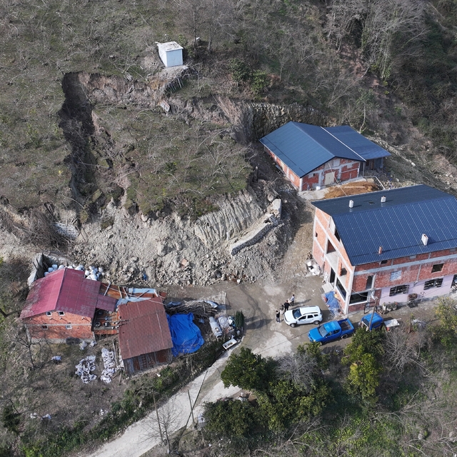Trabzon'daki heyelan bölgesi havadan görüntülendi