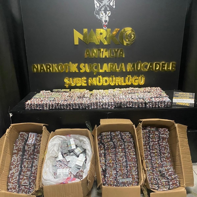Antalya'da uyuşturucuyla mücadele çalışmaları sürüyor
