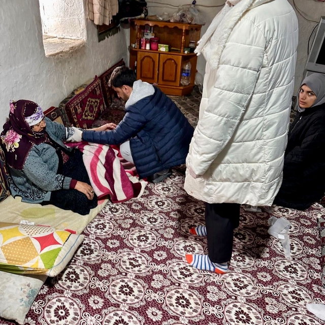 Malatya'da evde sağlık hizmetine zorlu kış şartlarında devam ediliyor