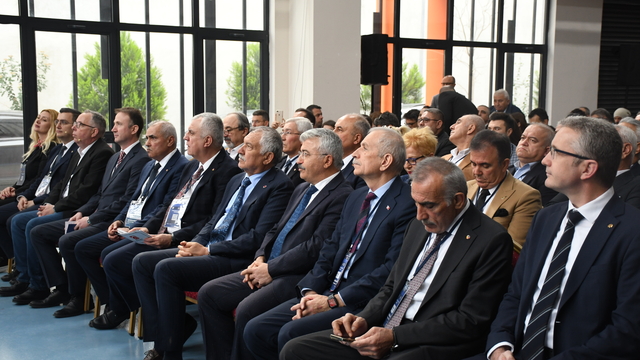 Adana'da "Akıllı KOBİ Adana Dijital Dönüşüm Konferansı" düzenlendi