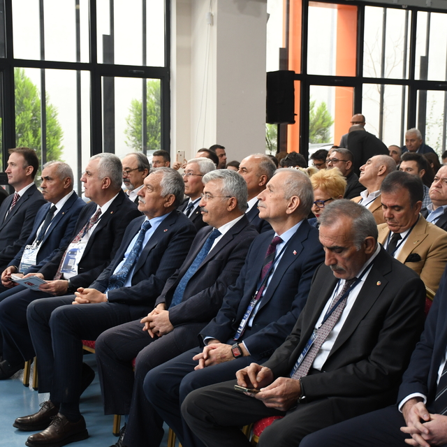 Adana'da "Akıllı KOBİ Adana Dijital Dönüşüm Konferansı" düzenlendi