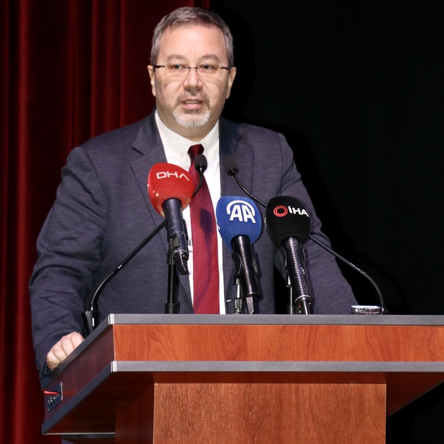 AFAD Deprem Dairesi Başkanı Prof. Dr. Akgün, Trabzon'da konuştu: