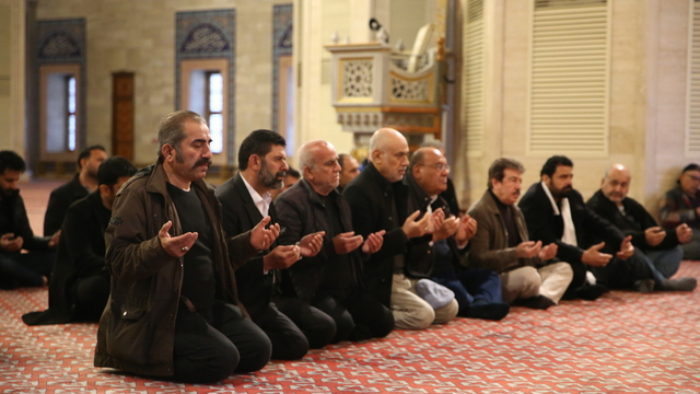 Adana'da sanatçı Ferdi Tayfur için mevlit okutuldu