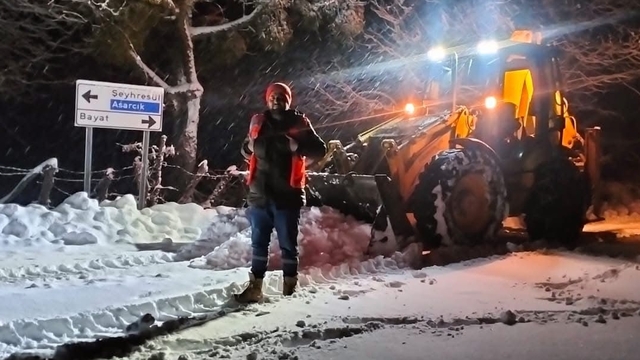 Samsun'da 91 mahallede karla mücadele sürüyor