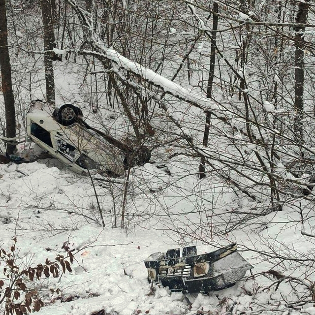 Karabük'te şarampole devrilen otomobildeki 5 kişi yaralandı