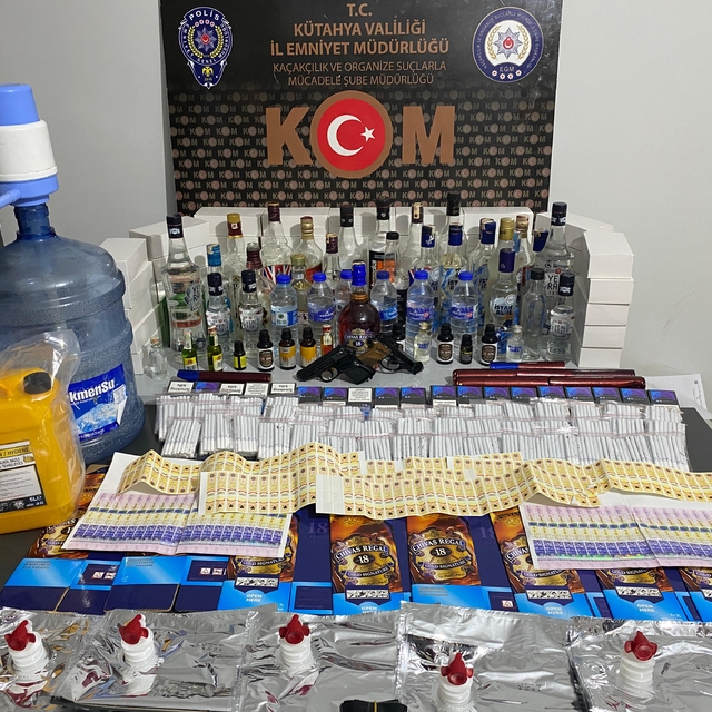 Kütahya'da sahte içki operasyonunda yakalanan 2 kişi tutuklandı