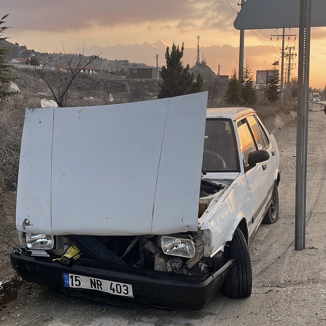 Burdur'da polisin "dur" ihtarına uymayıp kaçarken kaza yapan sürücü yakalan...