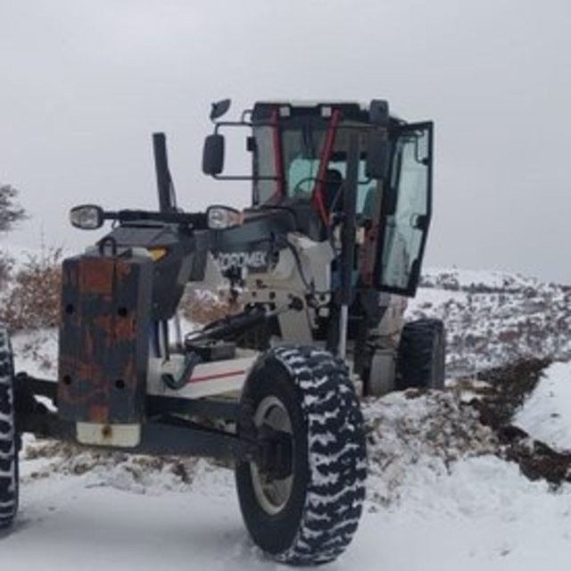 Elazığ'da kardan 154 köy yolu ulaşıma kapandı (2)