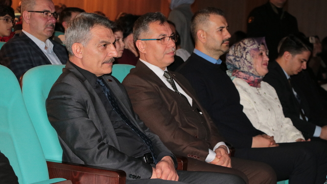 Yozgat'ta Liseler Arası Tiyatro Festivali başladı