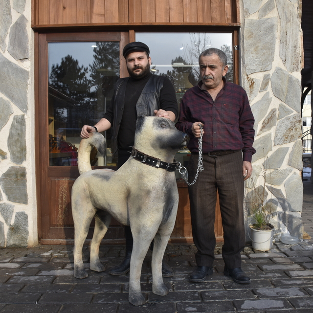 Ahşap oyma ustasından 'Kangal köpeği' heykeli