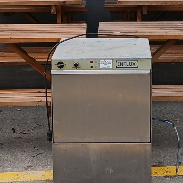 Sakarya'da çalıntı malzeme satan 2 şüpheli suçüstü yakalandı