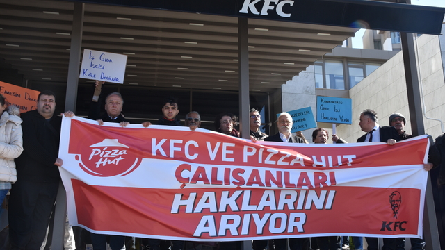 Antalya'da KFC ve Pizza Hut çalışanlarından protesto