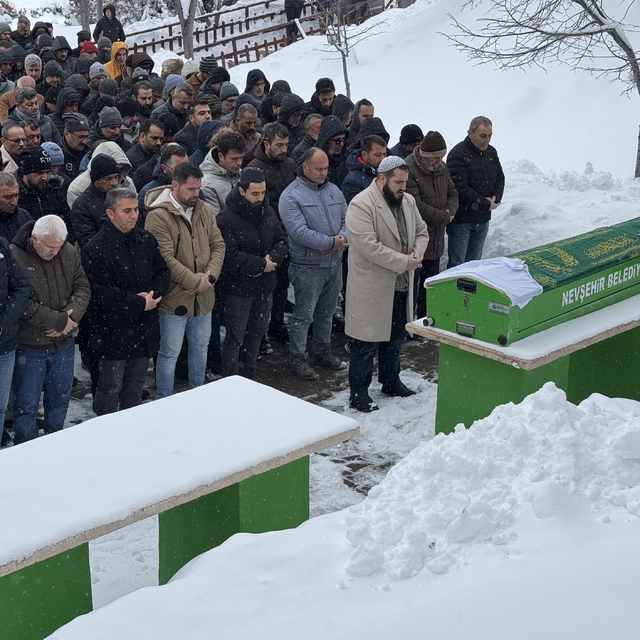 Nevşehir'de eski eşi tarafından öldürülen kadının cenazesi defnedildi