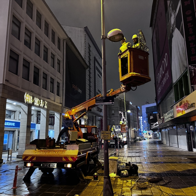 Büyükşehir Belediyesi, çevre aydınlatma sistemleri ve alt geçitlerde bakım...