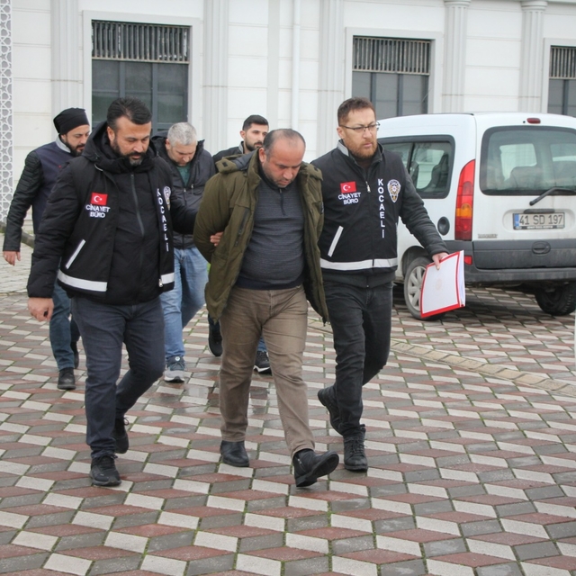 Kocaeli'de kayıp olarak aranan kişinin cesedi ormanda toprağa gömülü bulund...