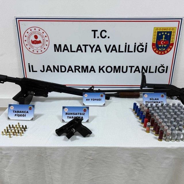 Malatya'da silah kaçakçılığı operasyonunda 2 zanlı yakalandı