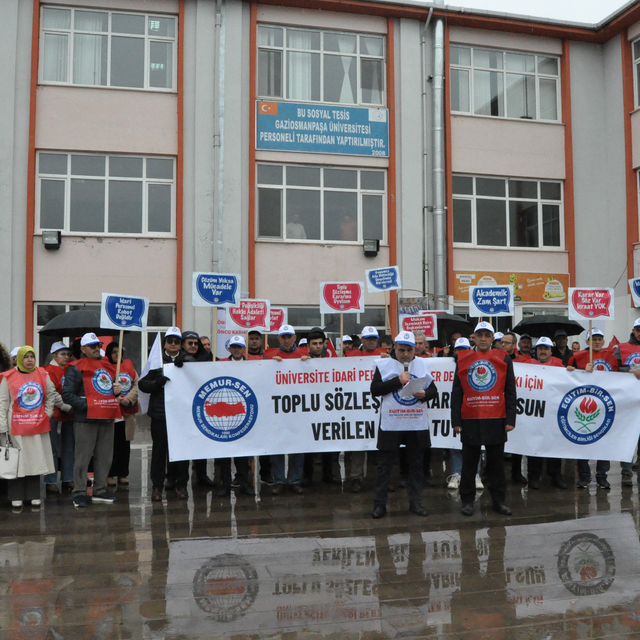 Eğitim-Bir-Sen'den üniversite personeline yer değişikliği hakkı talebi