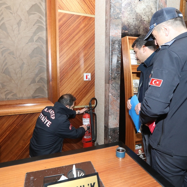 Gaziantep'te iş yerleri ve binalarda yangın denetimi yapıldı