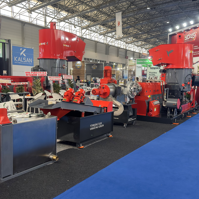 Adana'da "Geri Dönüşüm ve Atık Yönetimi Fuar ve Konferansı" başladı