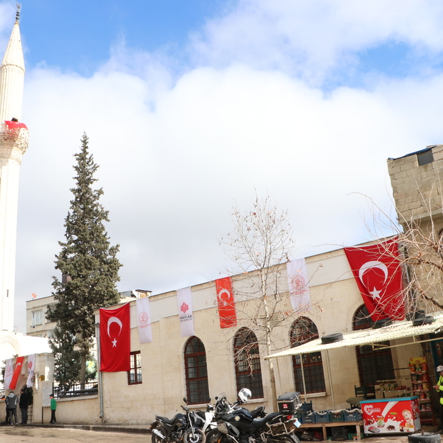 Kilis'te deprem sonrası restorasyonu tamamlanan 2 cami ibadete açıldı