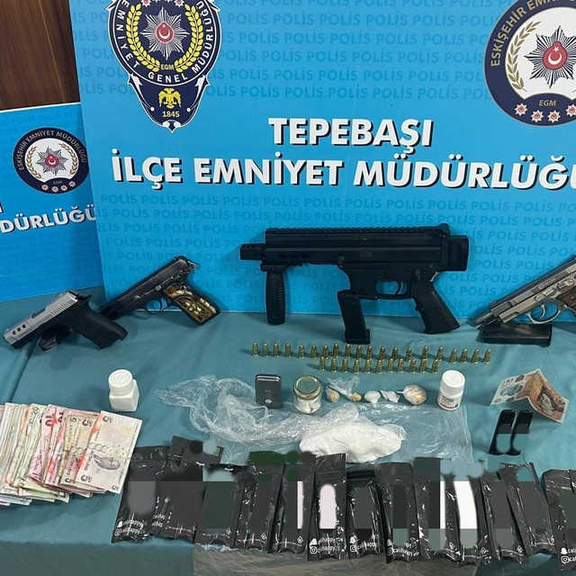 Tepebaşı'nda polisin yakaladığı 2 şüpheli tutuklandı