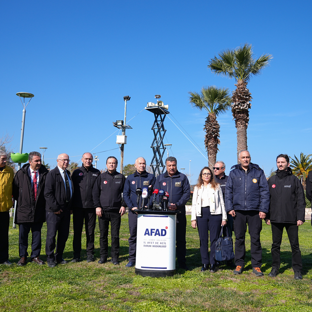 Prof. Dr. Orhan Tatar'dan Ege Denizi'ndeki sismik aktiviteye ilişkin açıkla...
