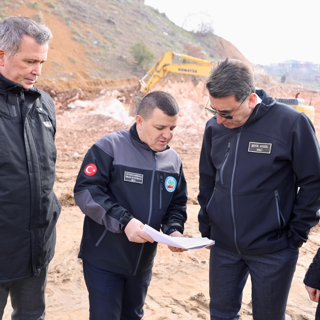 Bilecik Valisi Aygöl'den anaokulu ve tır parkı çalışmalarını inceledi