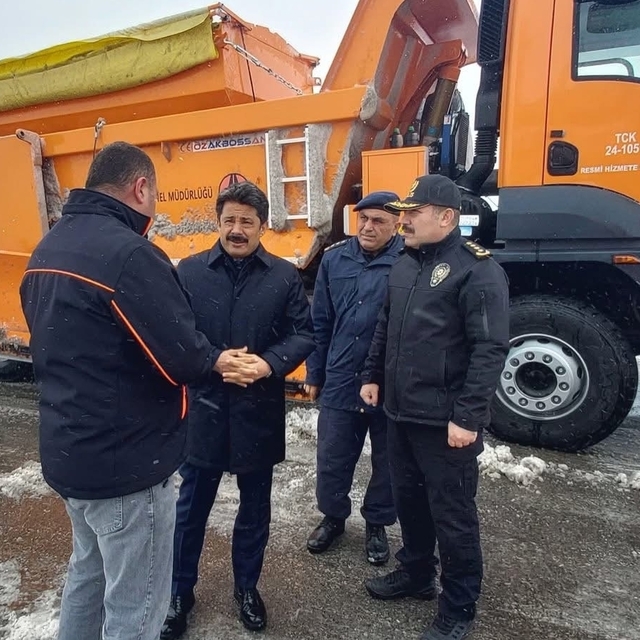 Kırşehir'de kar yağışı etkili oluyor