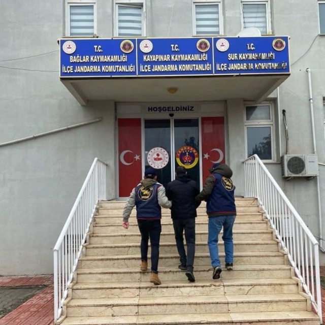 Diyarbakır'da 10 yıl 10 ay kesinleşmiş hapis cezası bulunan firari hükümlü...