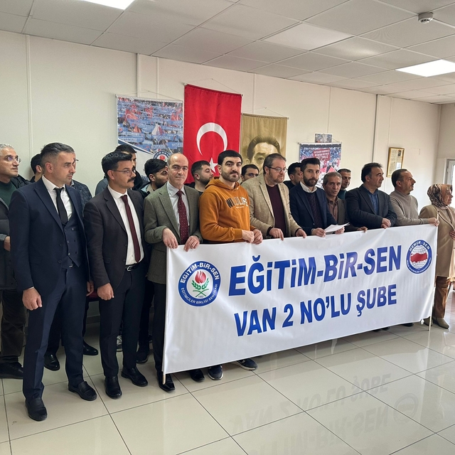 Van'da Eğitim-Bir-Sen'den üniversite personeline yer değişikliği hakkı tale...