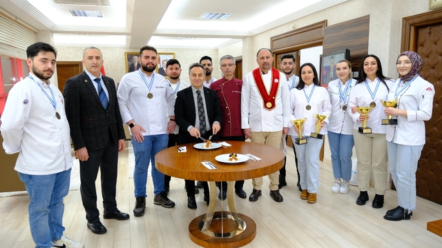 TOGÜ Rektörü Yılmaz, öğrencileri kabul etti