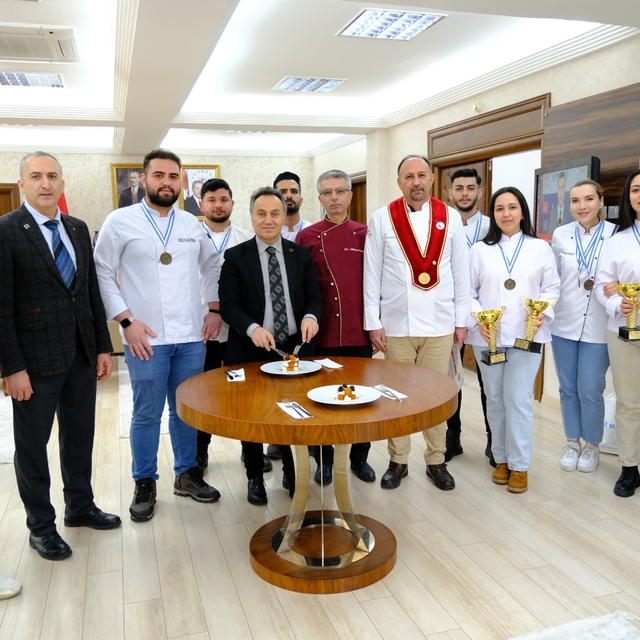 TOGÜ Rektörü Yılmaz, öğrencileri kabul etti