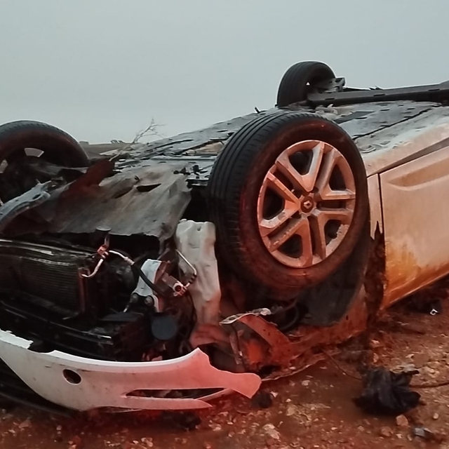 Şanlıurfa'da devrilen otomobildeki 4 kişi yaralandı