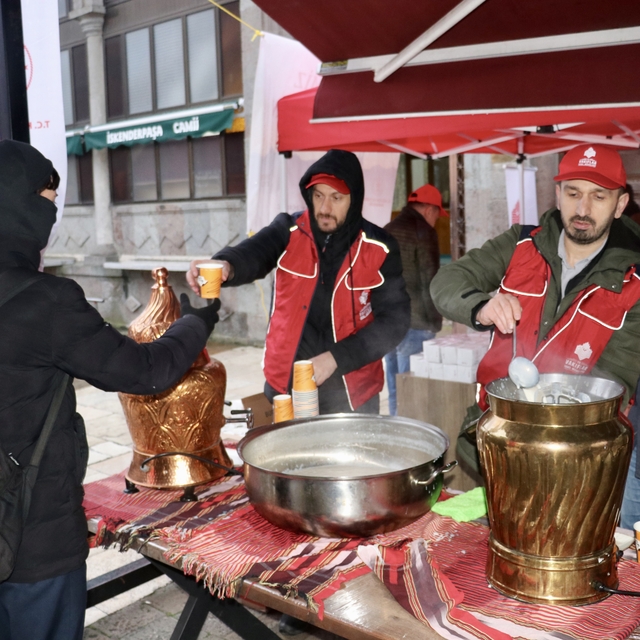 Trabzon'da salep ve kandil simidi ikramında bulunuldu