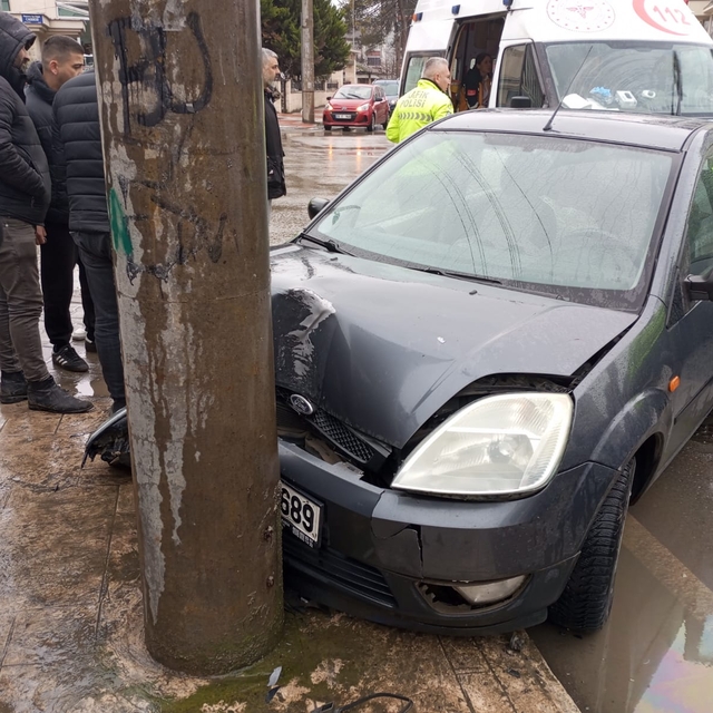Samsun'da trafik kazasında 3 kişi yaralandı
