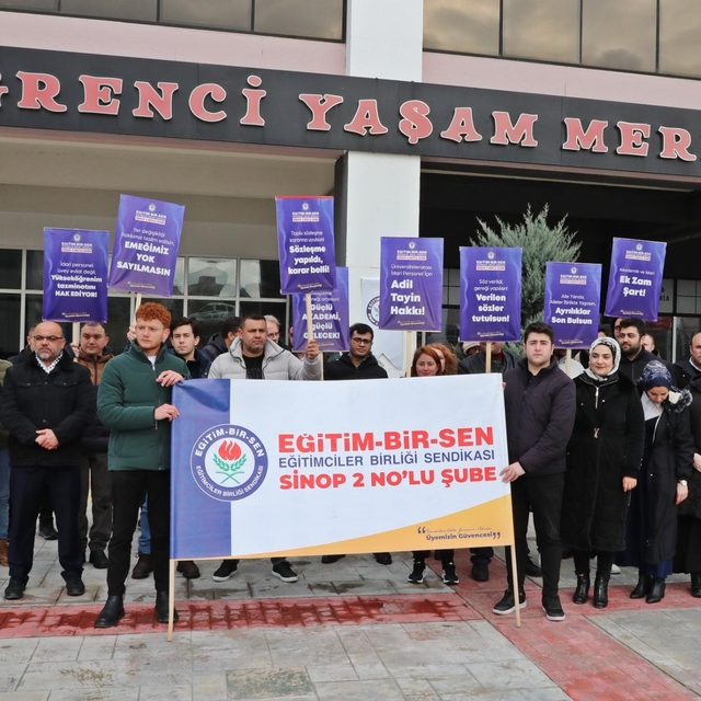 Sinop'ta üniversite çalışanları özlük haklarında iyileştirme istedi